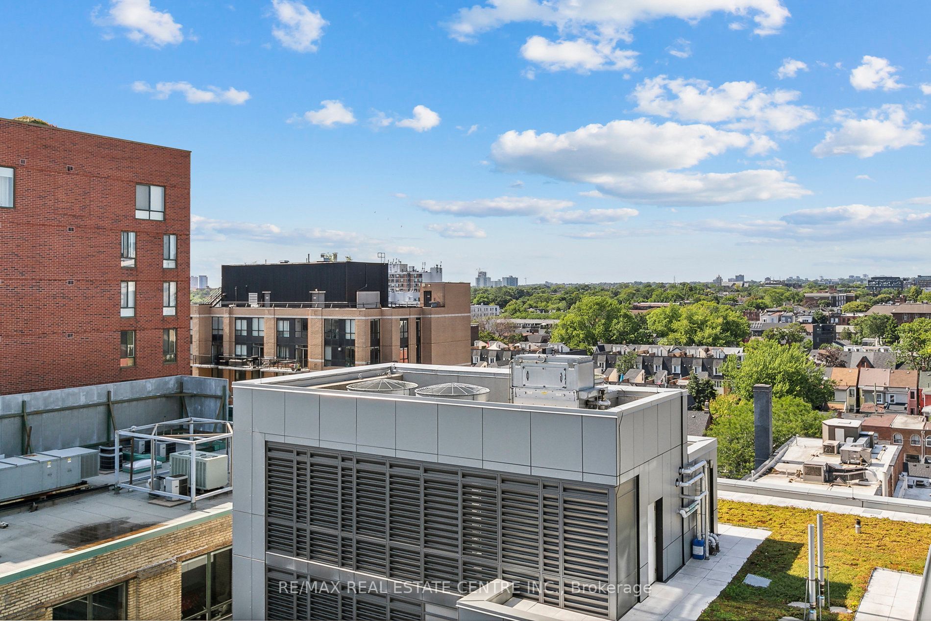 775 King St W, #906