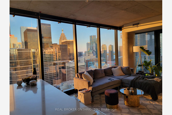 224 King St W, Toronto
