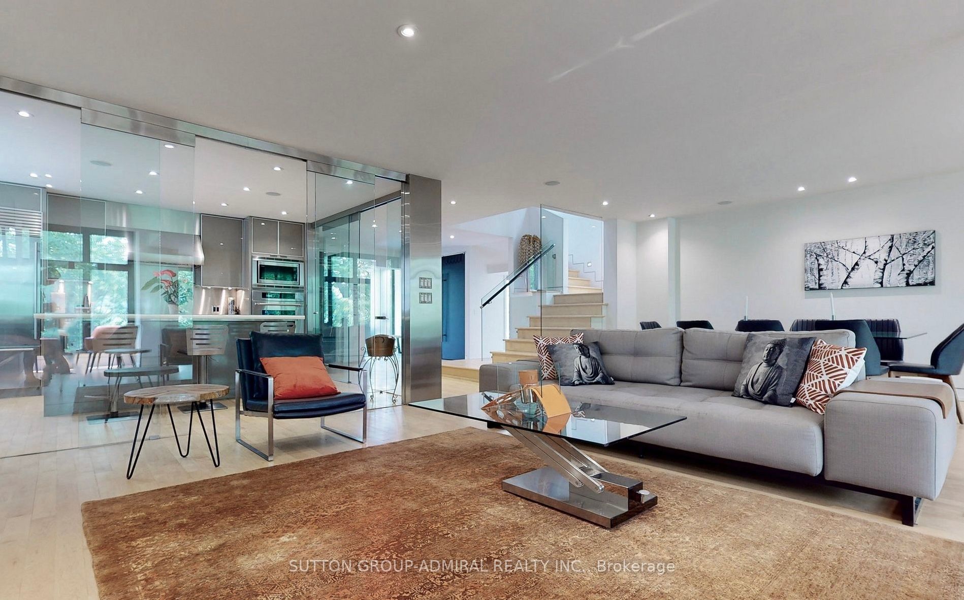 7 Douglas Cres