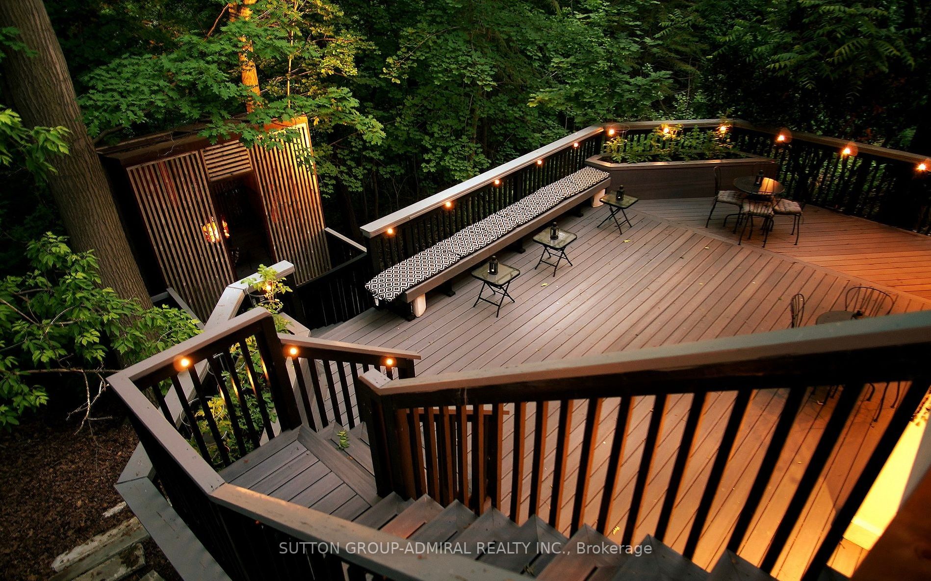 7 Douglas Cres