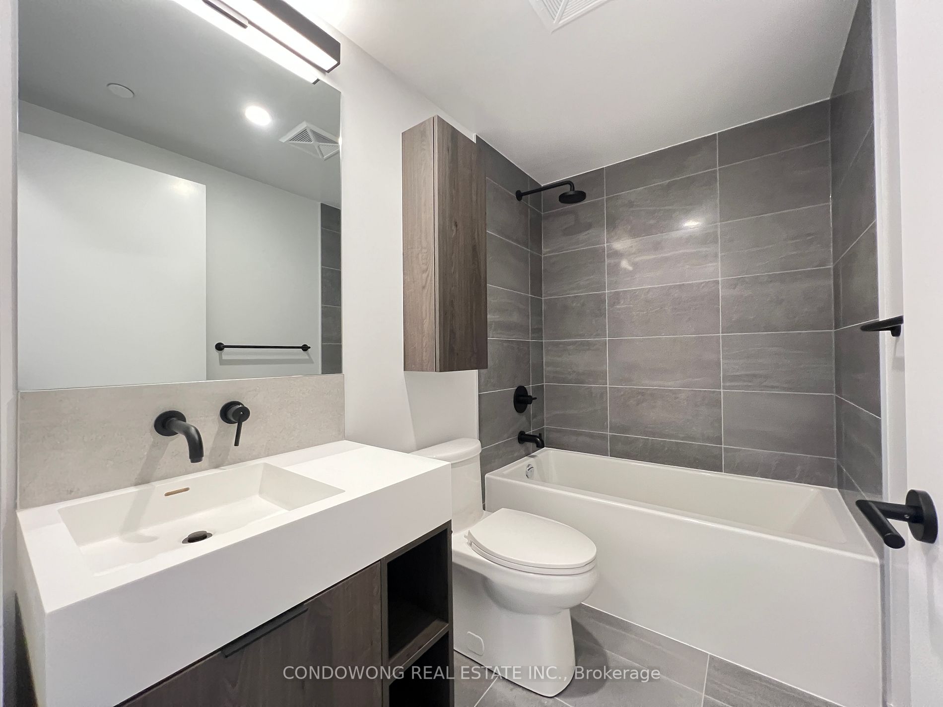 108 Peter Street, #625