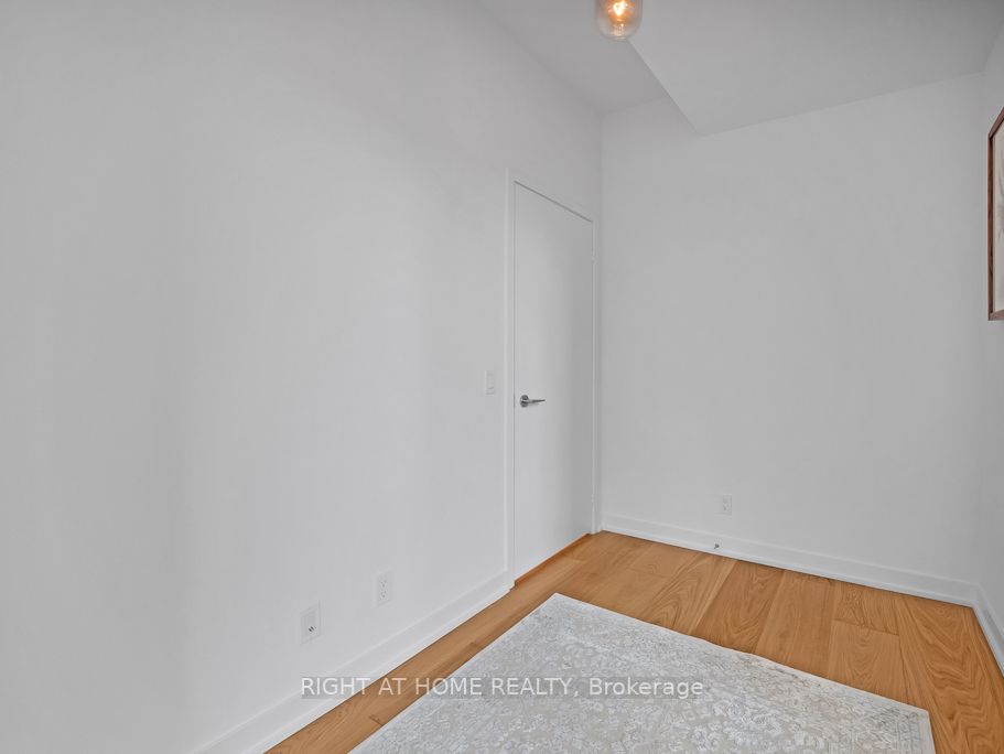 22 Lombard St, #502