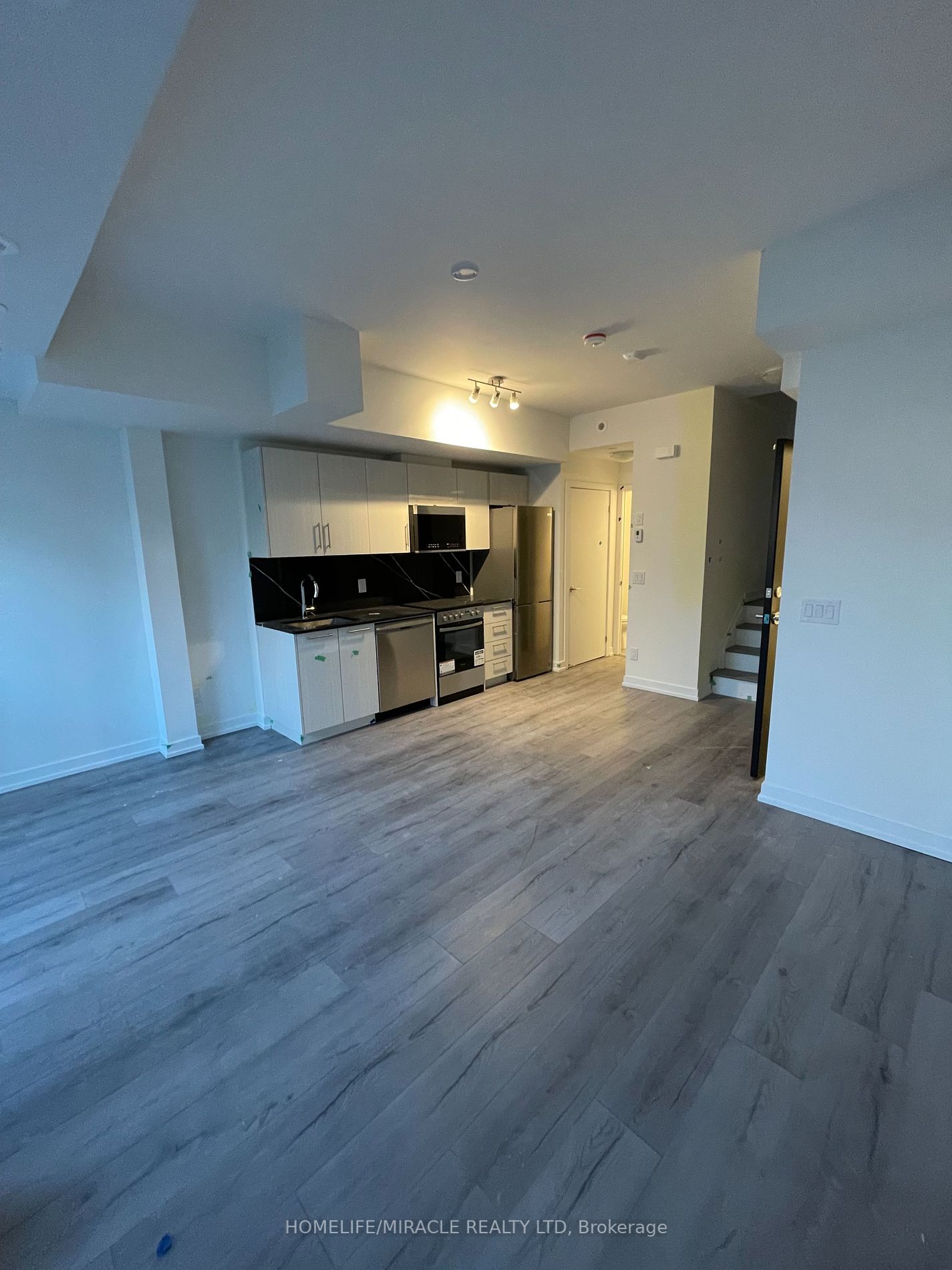 871 Sheppard Ave W, #84