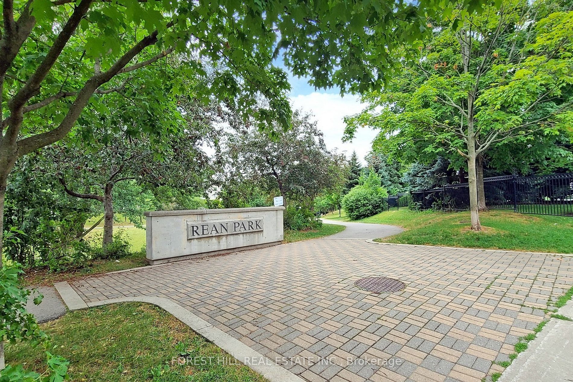 3 Rean Dr E, #2012