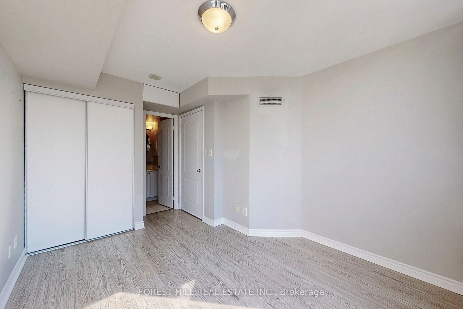 3 Rean Dr E, #2012