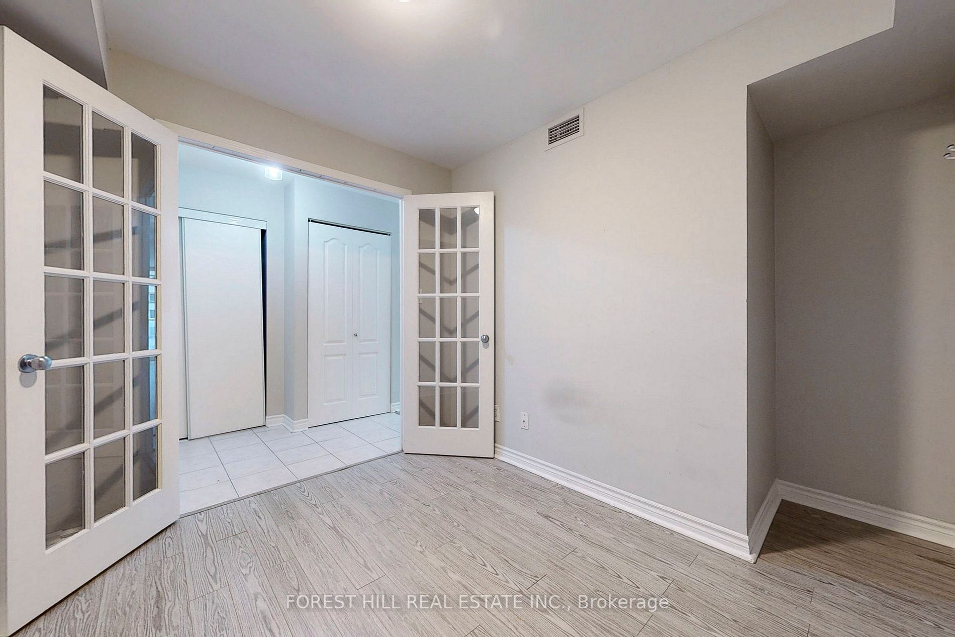 3 Rean Dr E, #2012