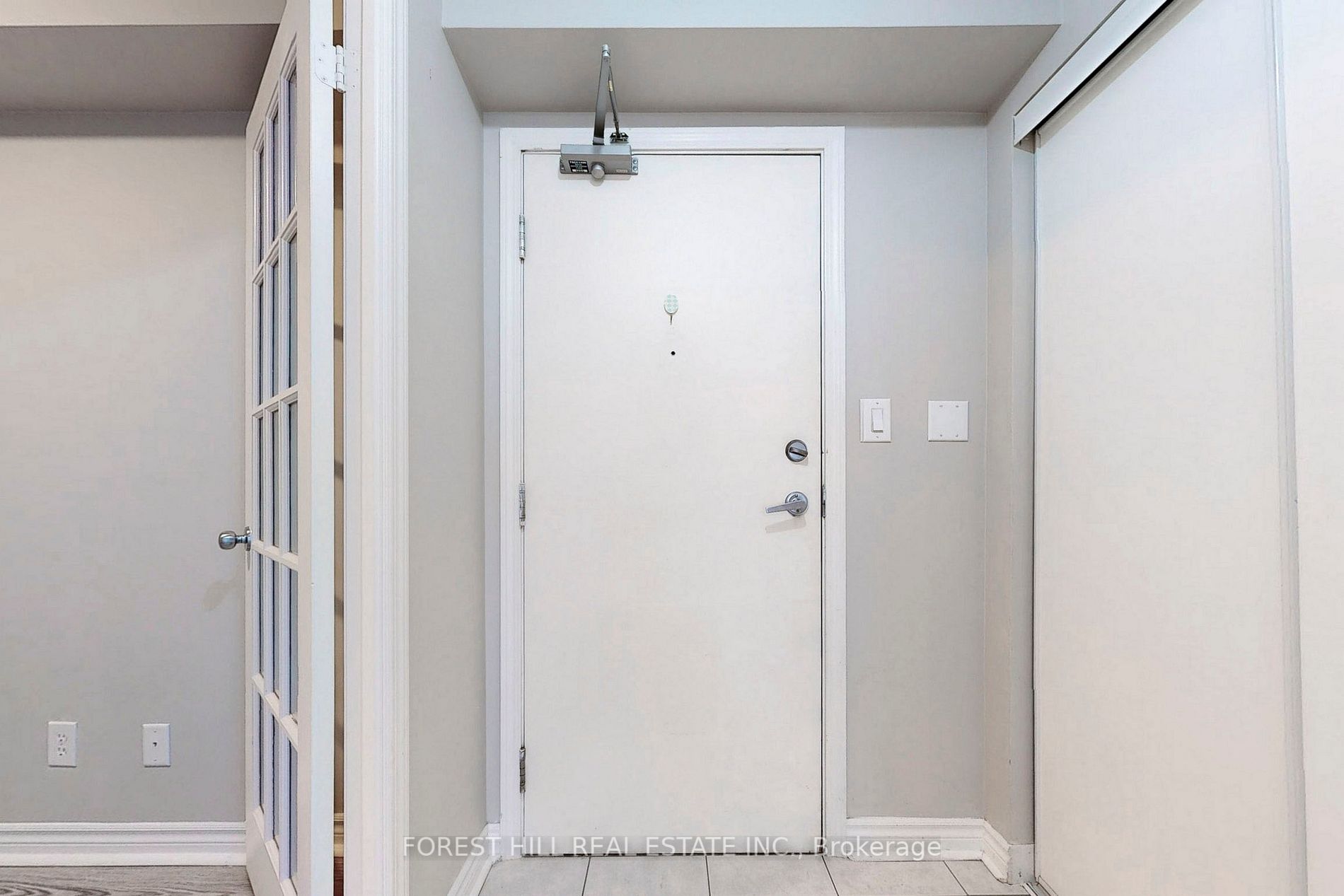3 Rean Dr E, #2012