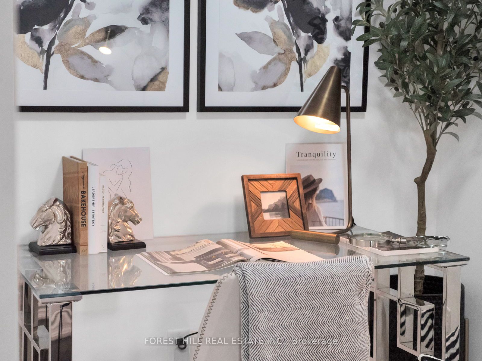 386 Yonge Street, #2105