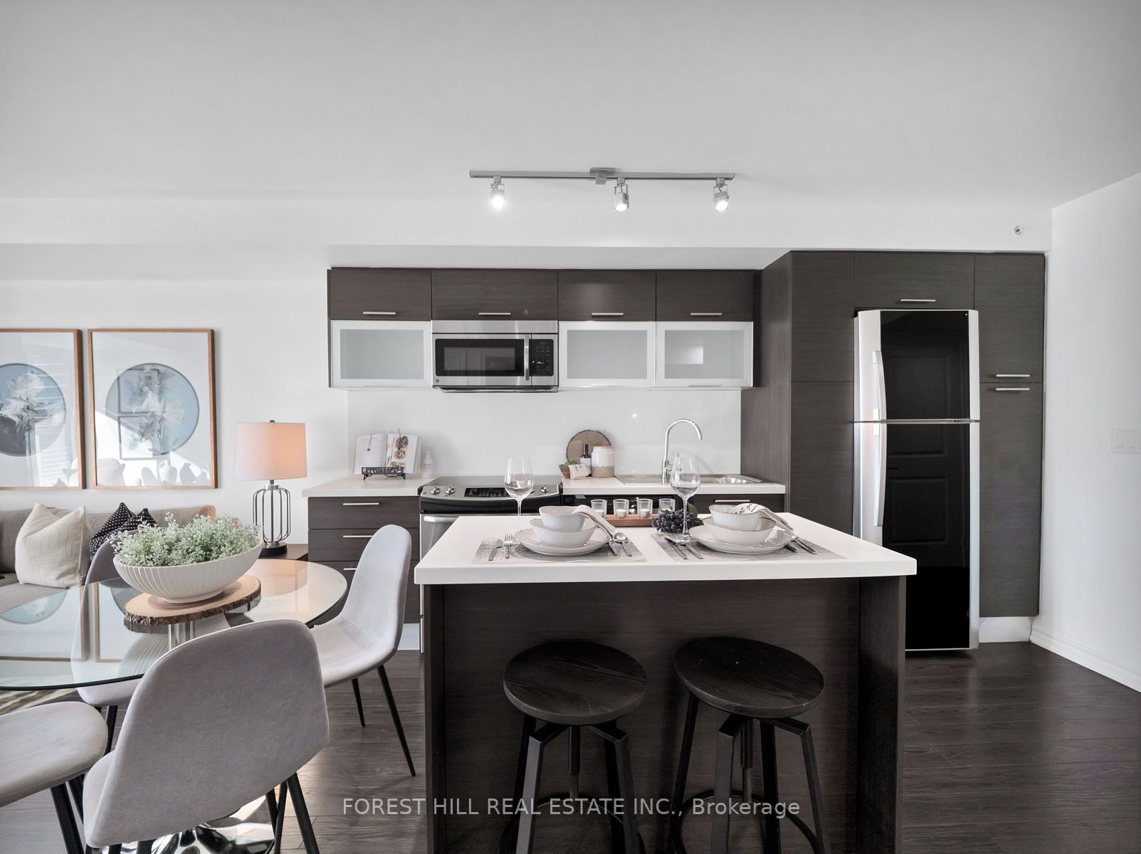 386 Yonge Street, #2105