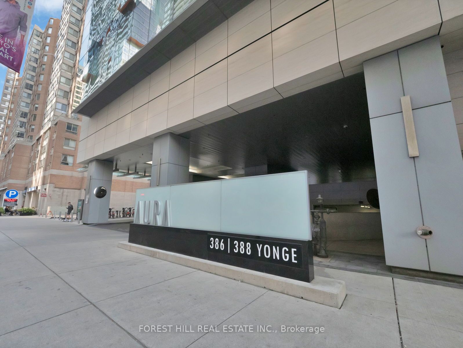386 Yonge Street, #2105