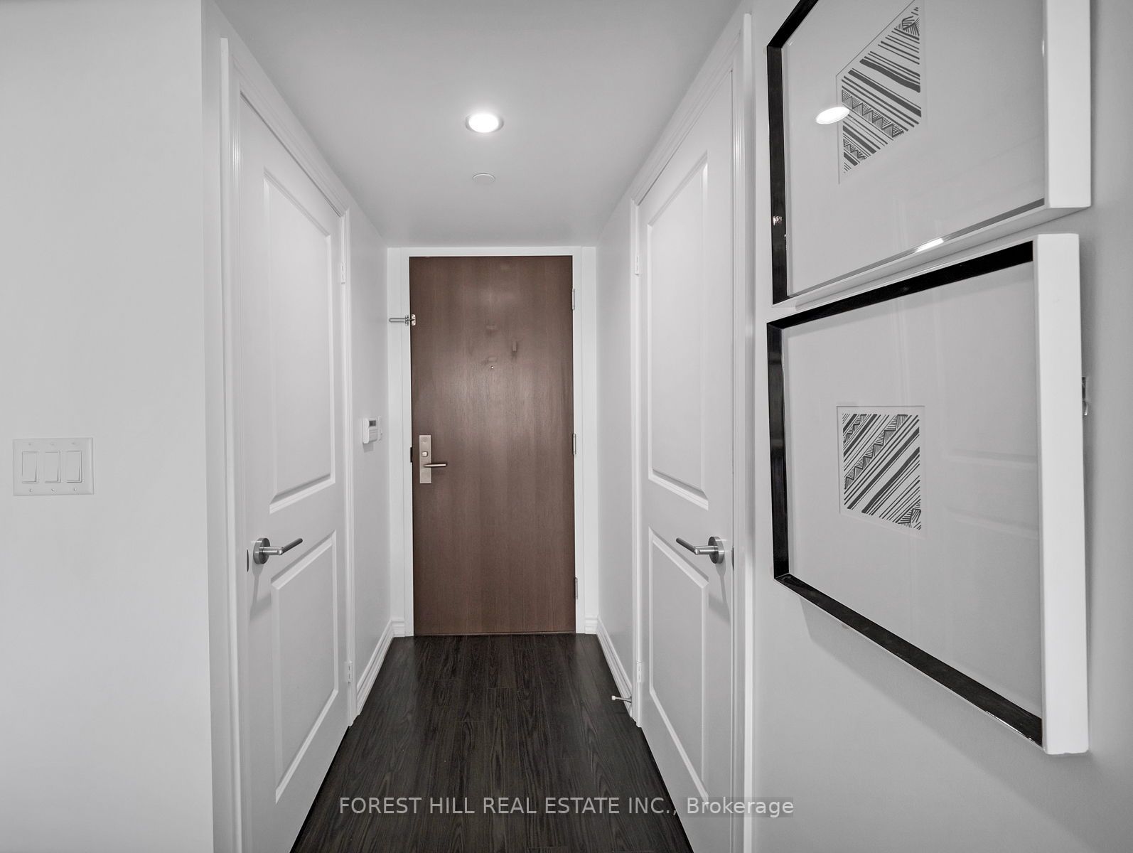 386 Yonge Street, #2105