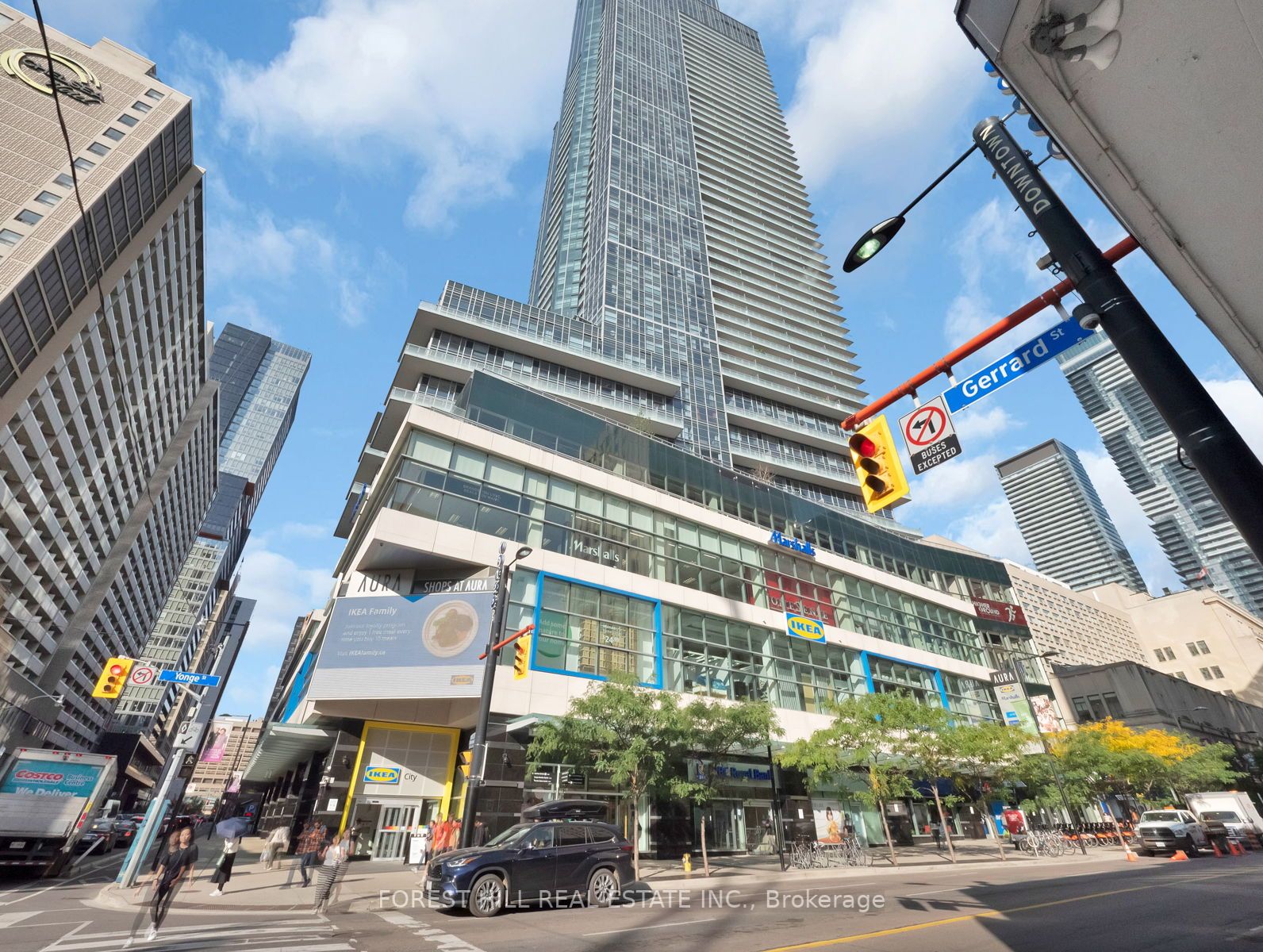 386 Yonge Street, #2105