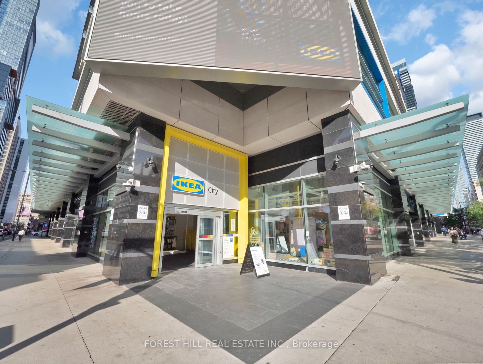 386 Yonge Street, #2105