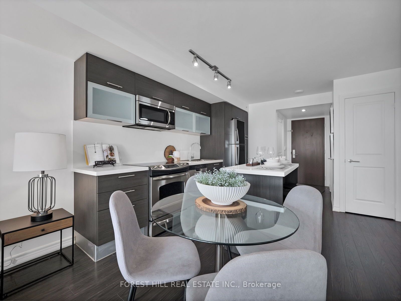 386 Yonge Street, #2105