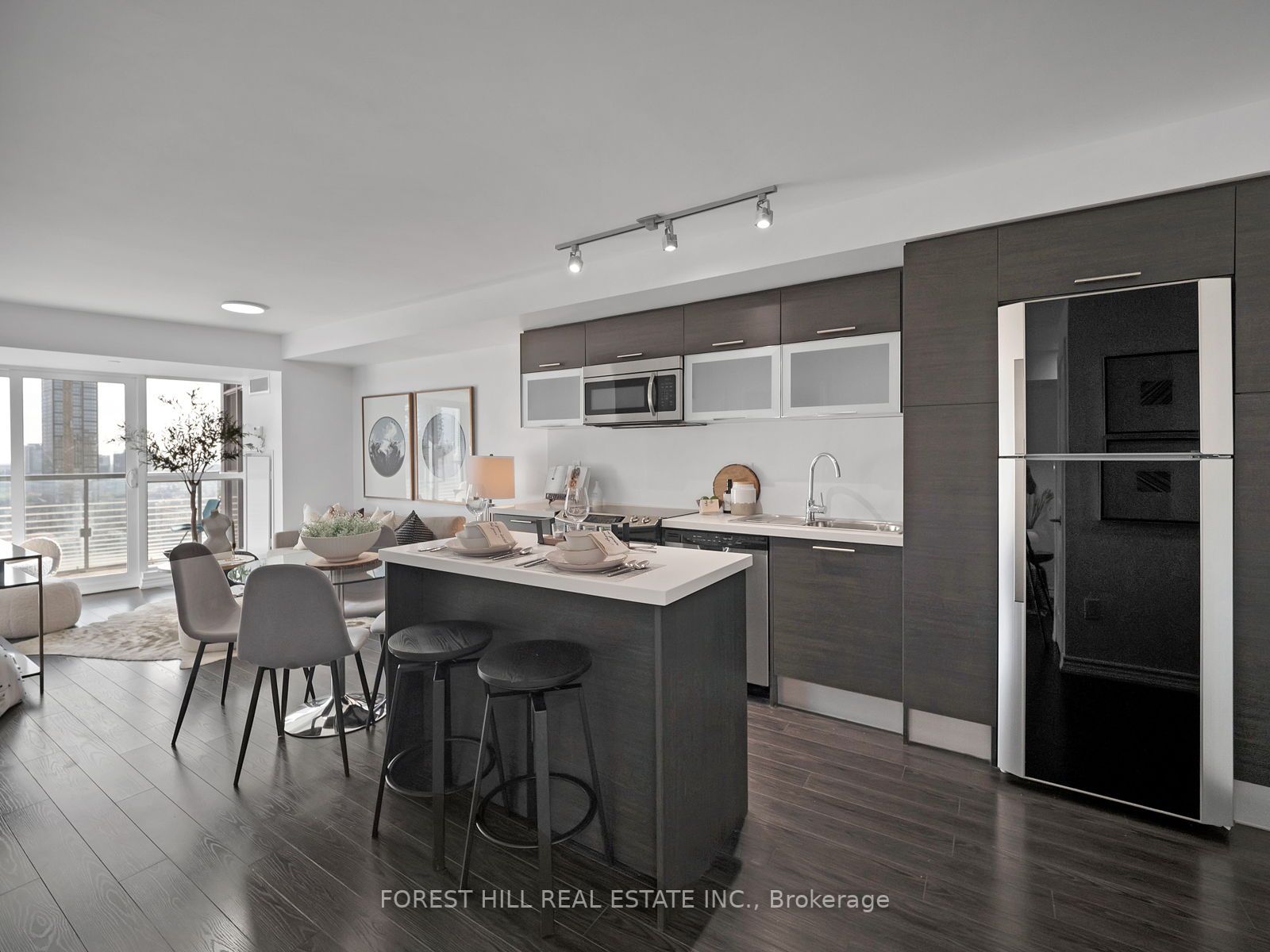 386 Yonge Street, #2105