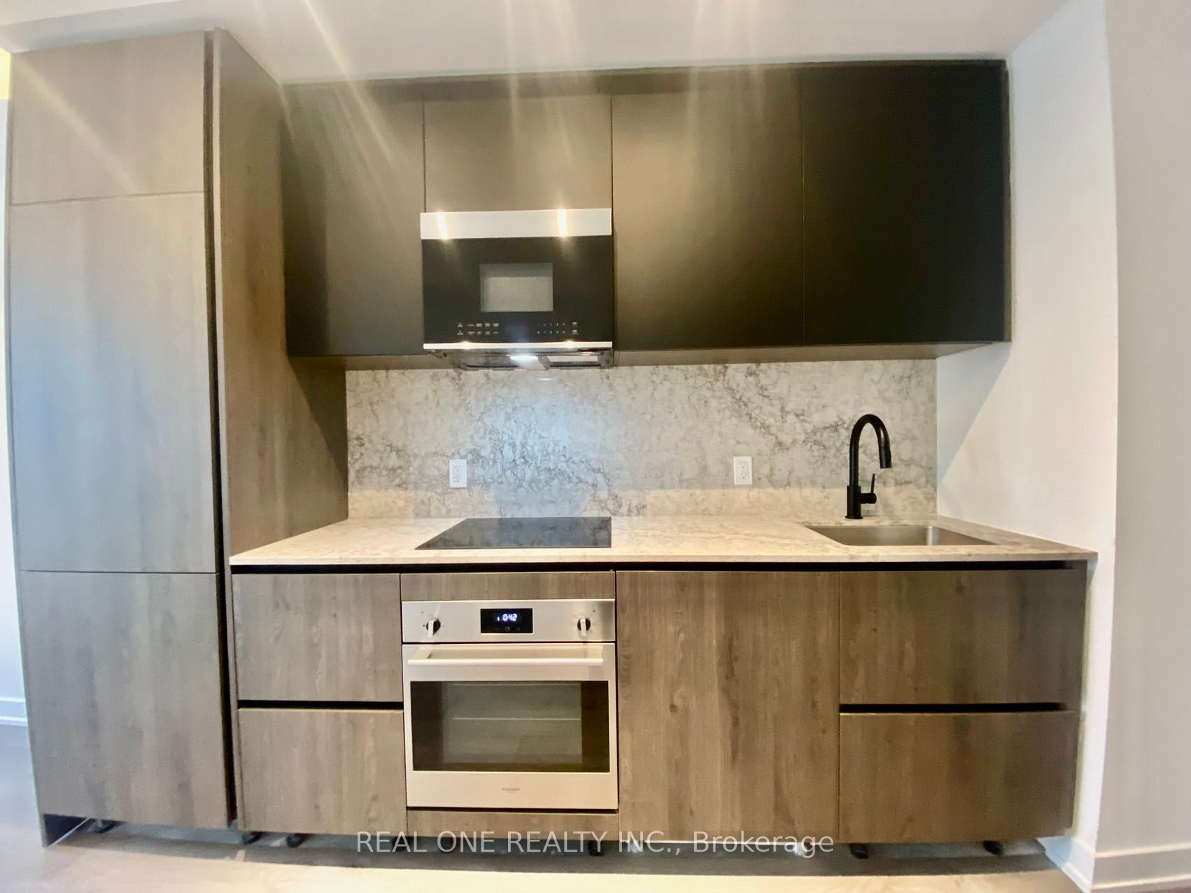 108 Peter Street, #2607
