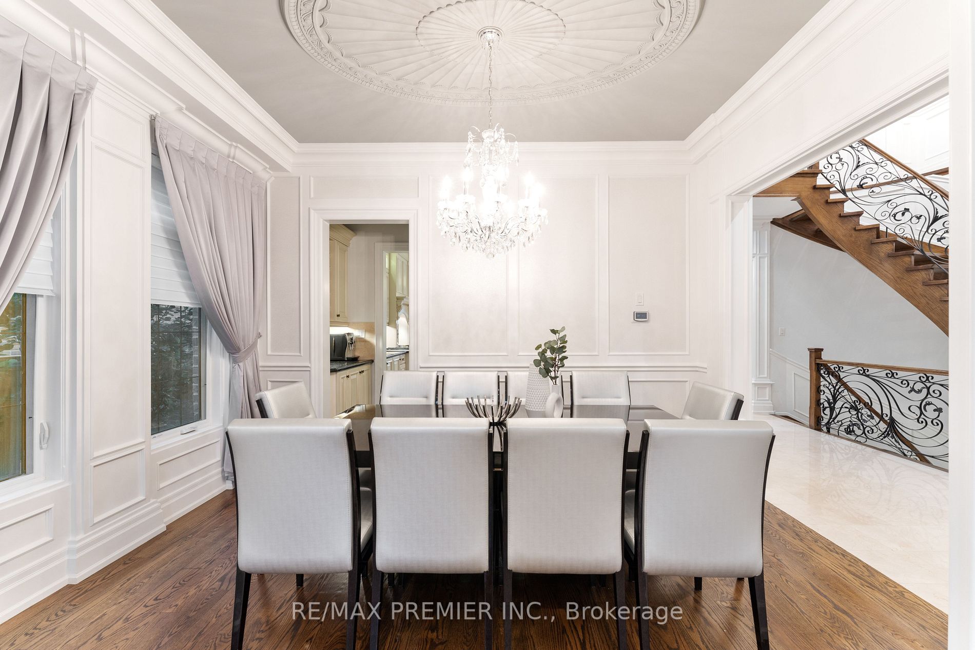 142 Upper Canada Dr