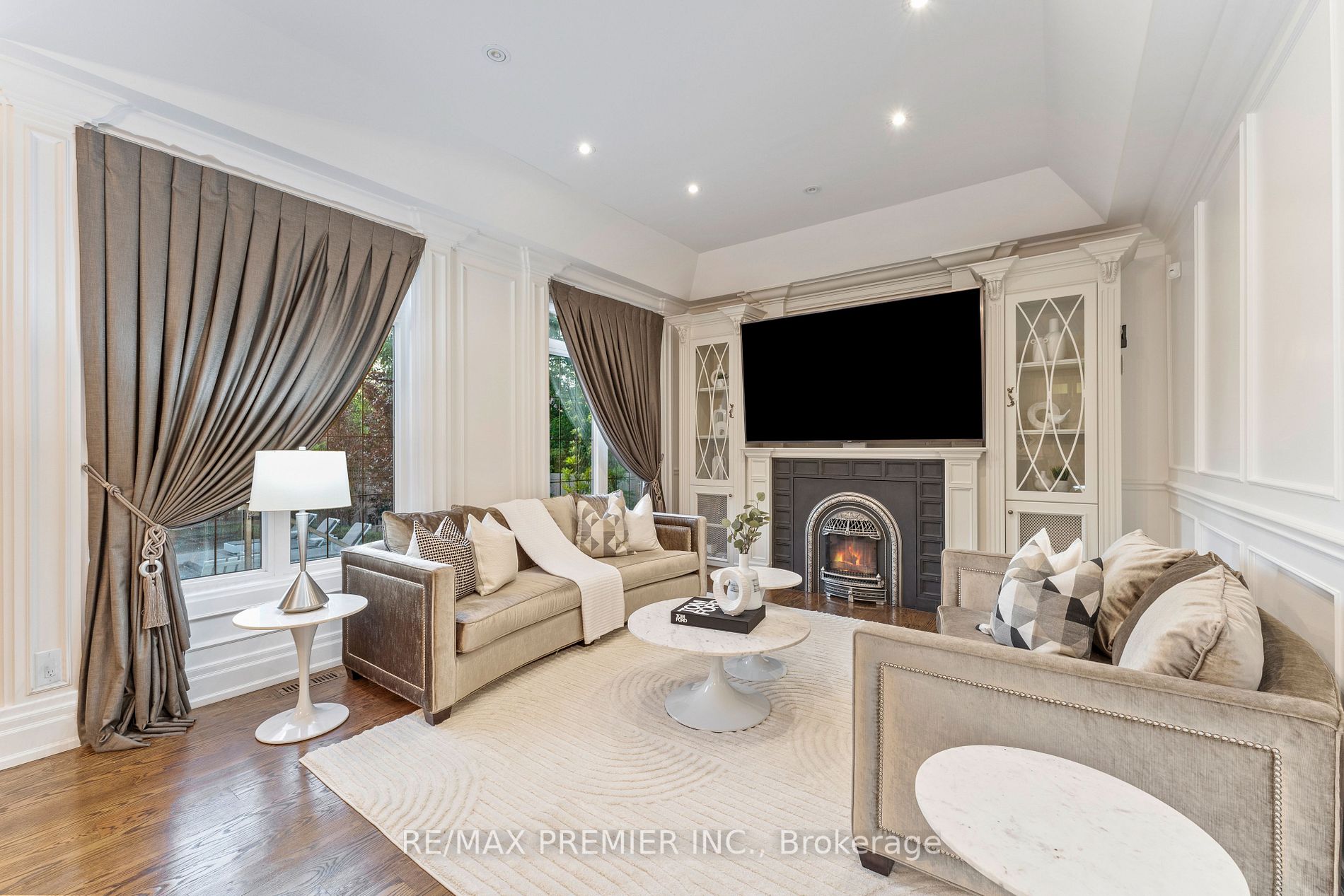 142 Upper Canada Dr