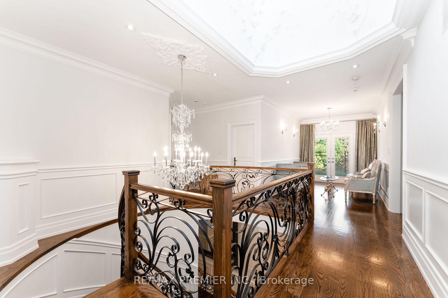 142 Upper Canada Dr