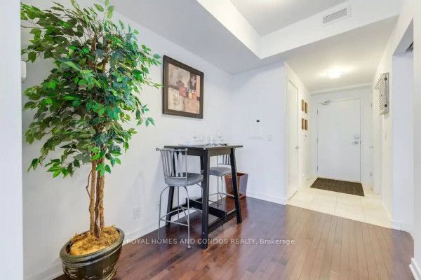 14 York St W, #2804
