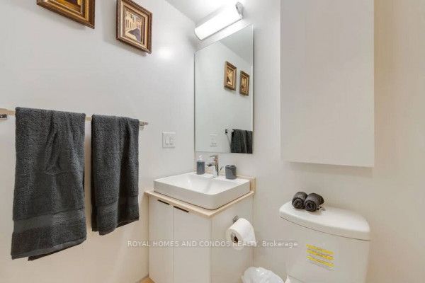 14 York St W, #2804