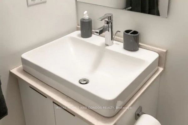 14 York St W, #2804