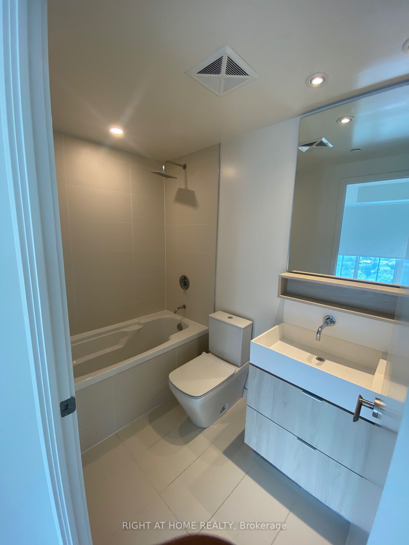 5 Soudan Ave, #2307