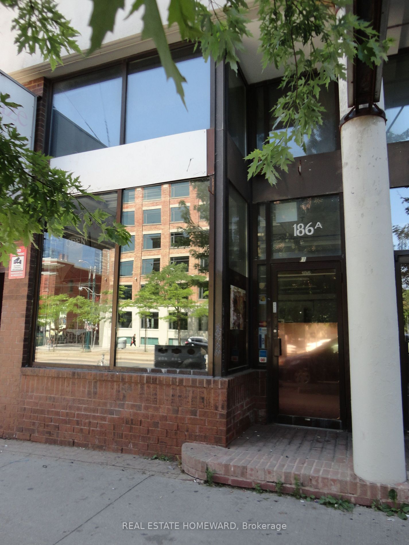 188 Spadina Ave, #11