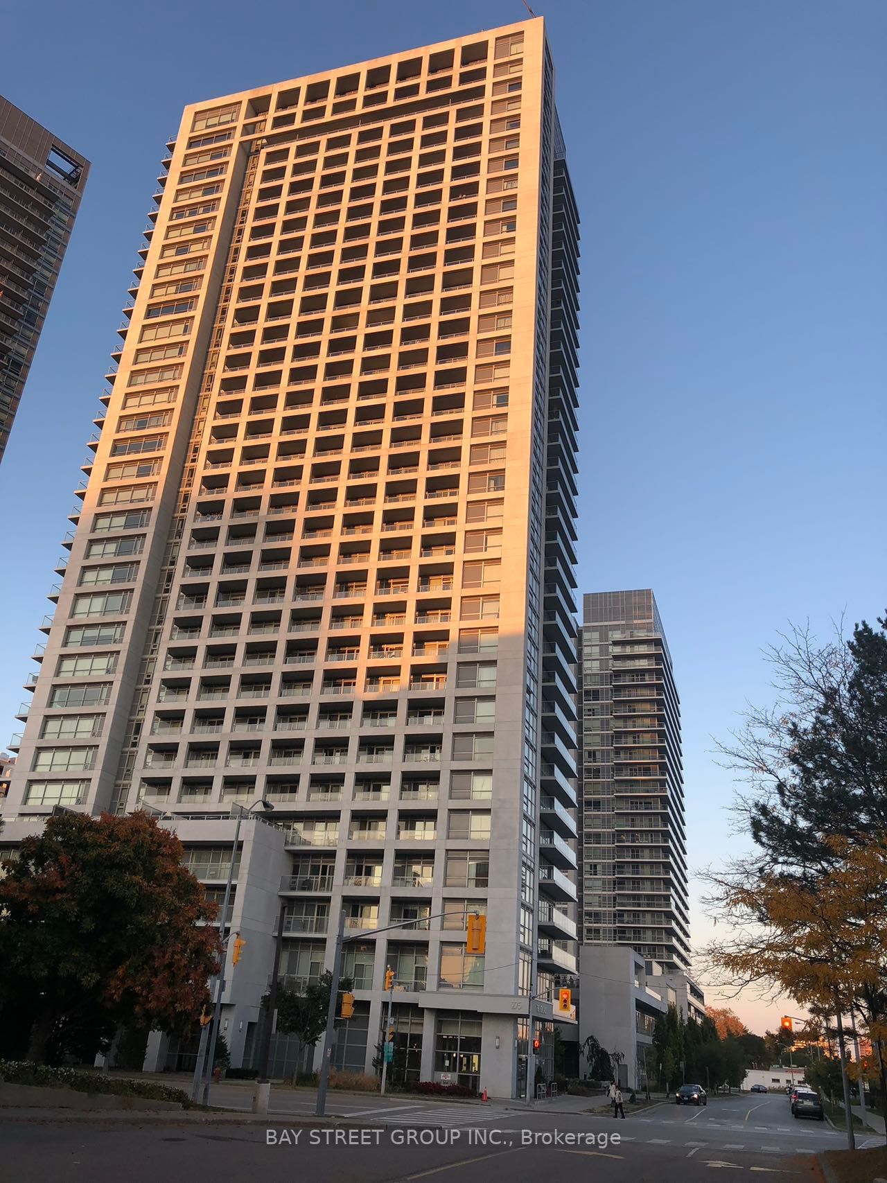 275 Yorkland Rd, #2810