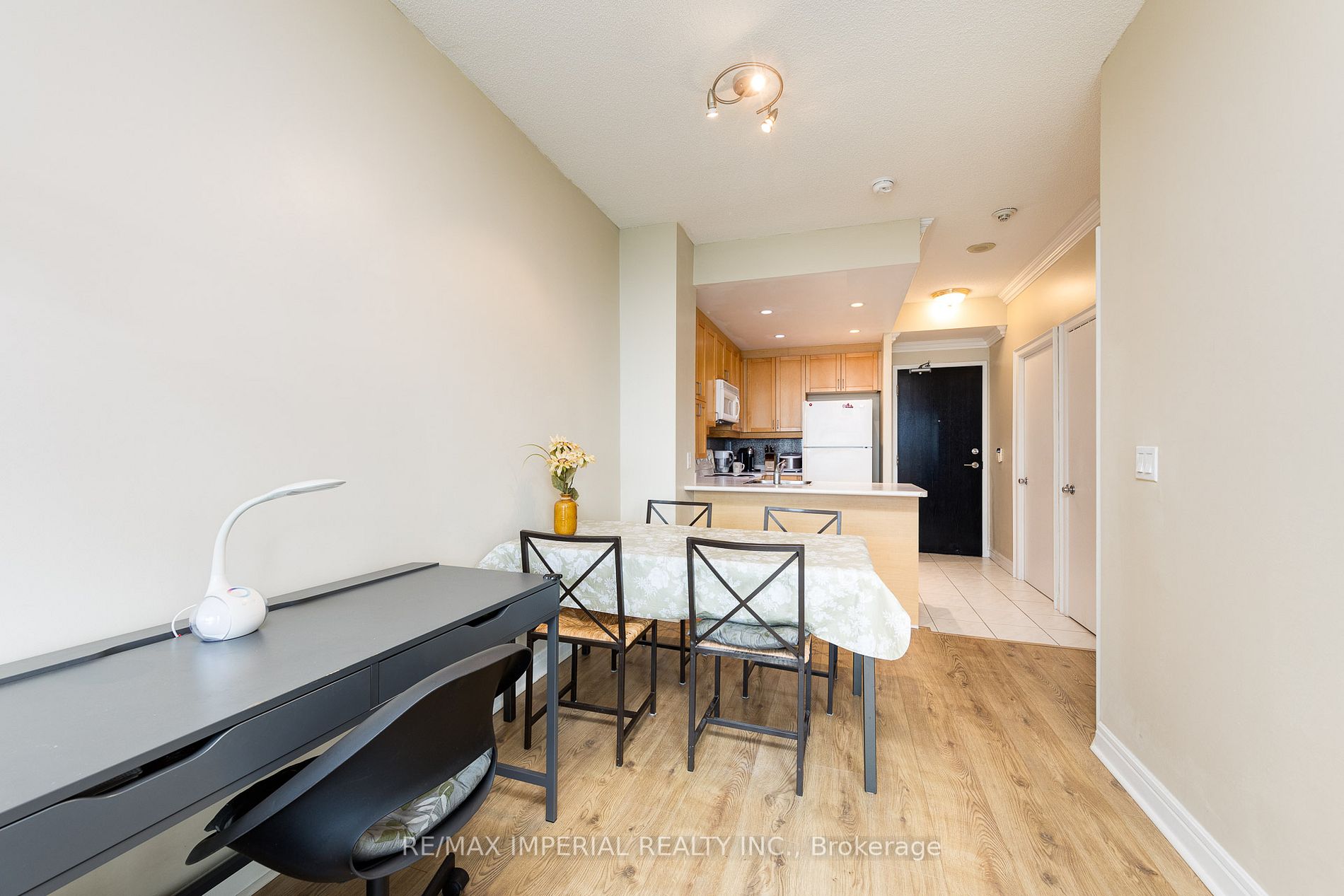 8 Park Rd, #3708