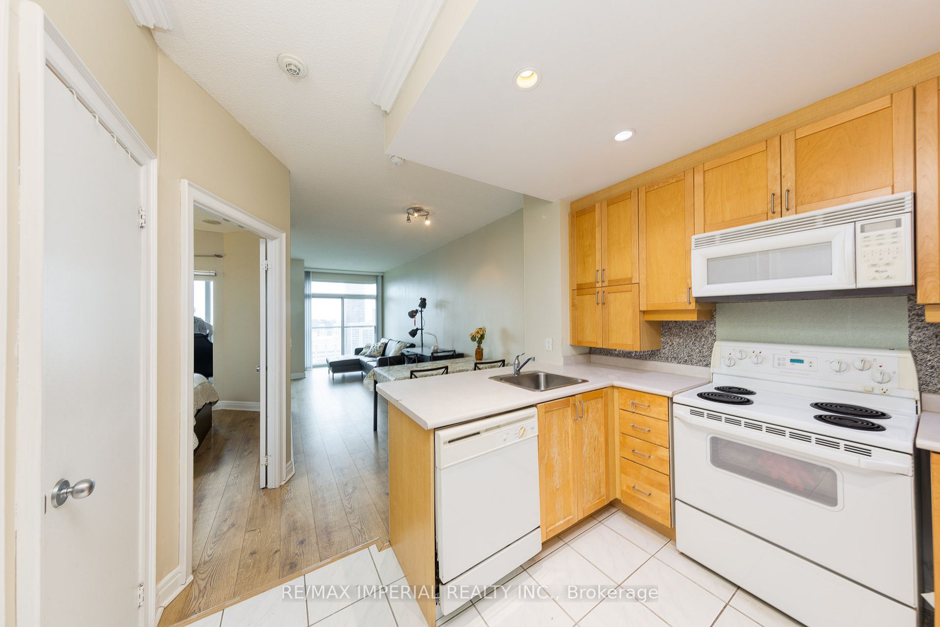 8 Park Rd, #3708