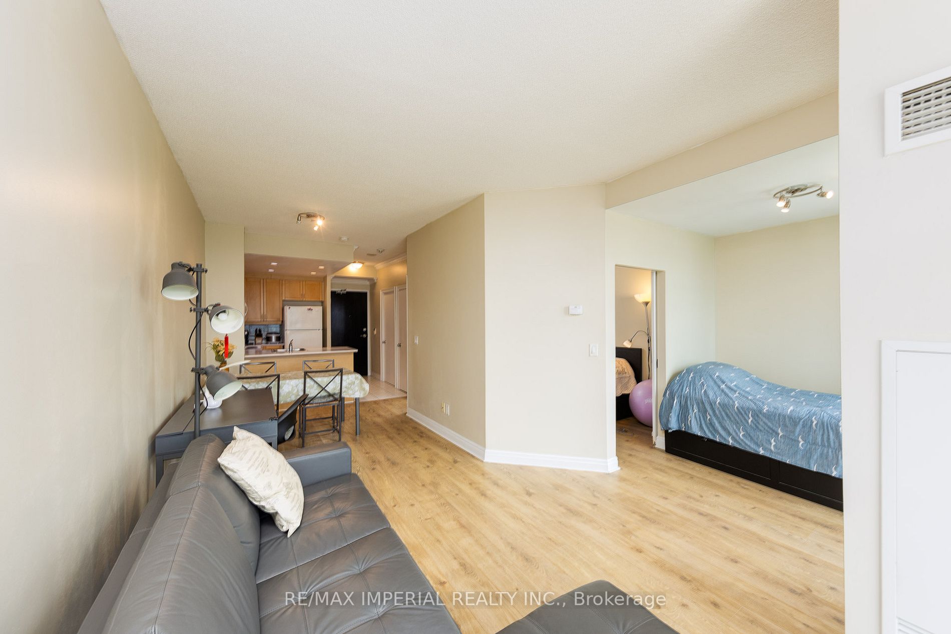 8 Park Rd, #3708