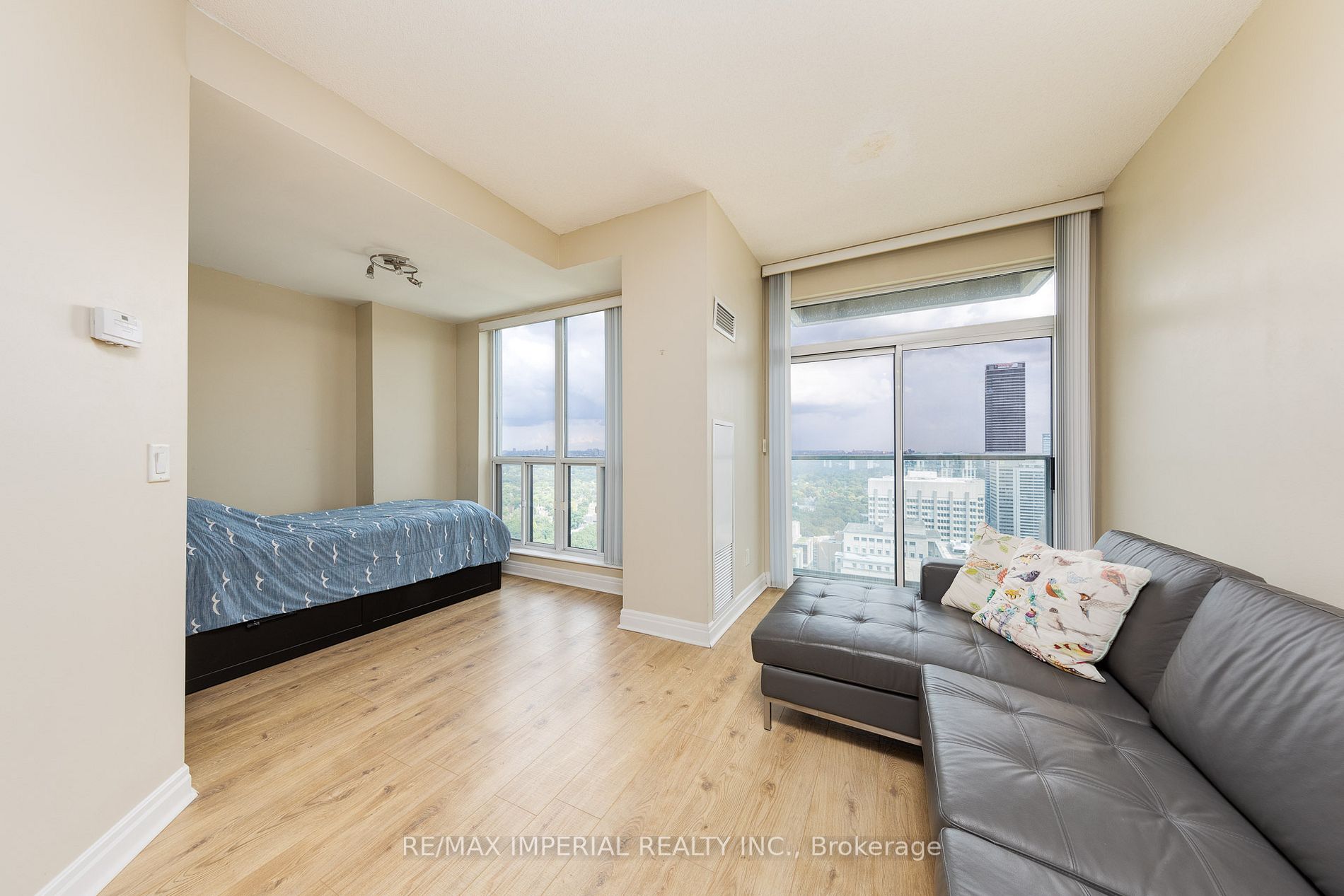 8 Park Rd, #3708