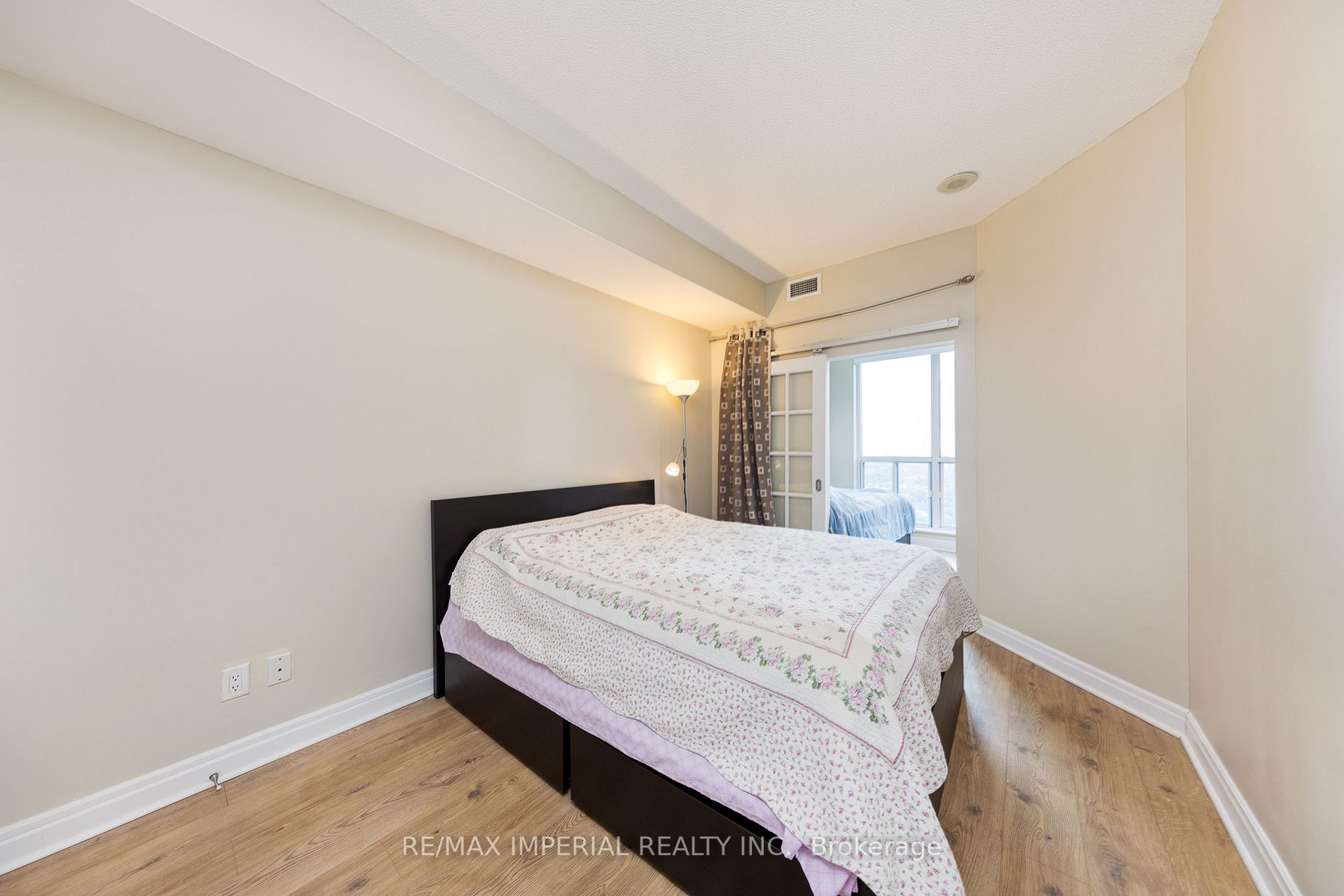 8 Park Rd, #3708