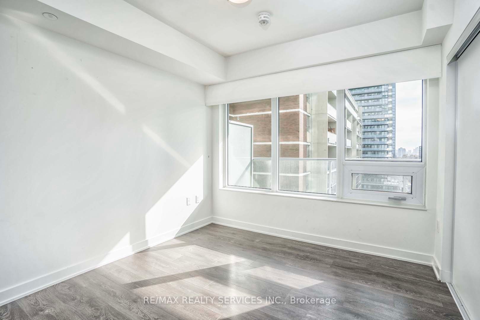 195 Redpath Avenue, #1210