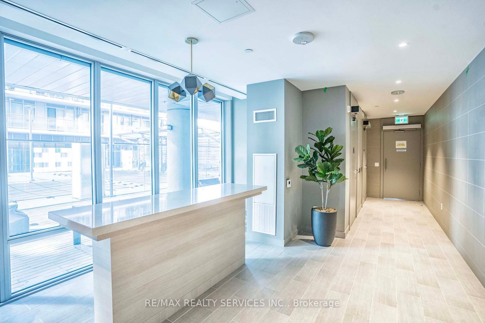 195 Redpath Avenue, #1210