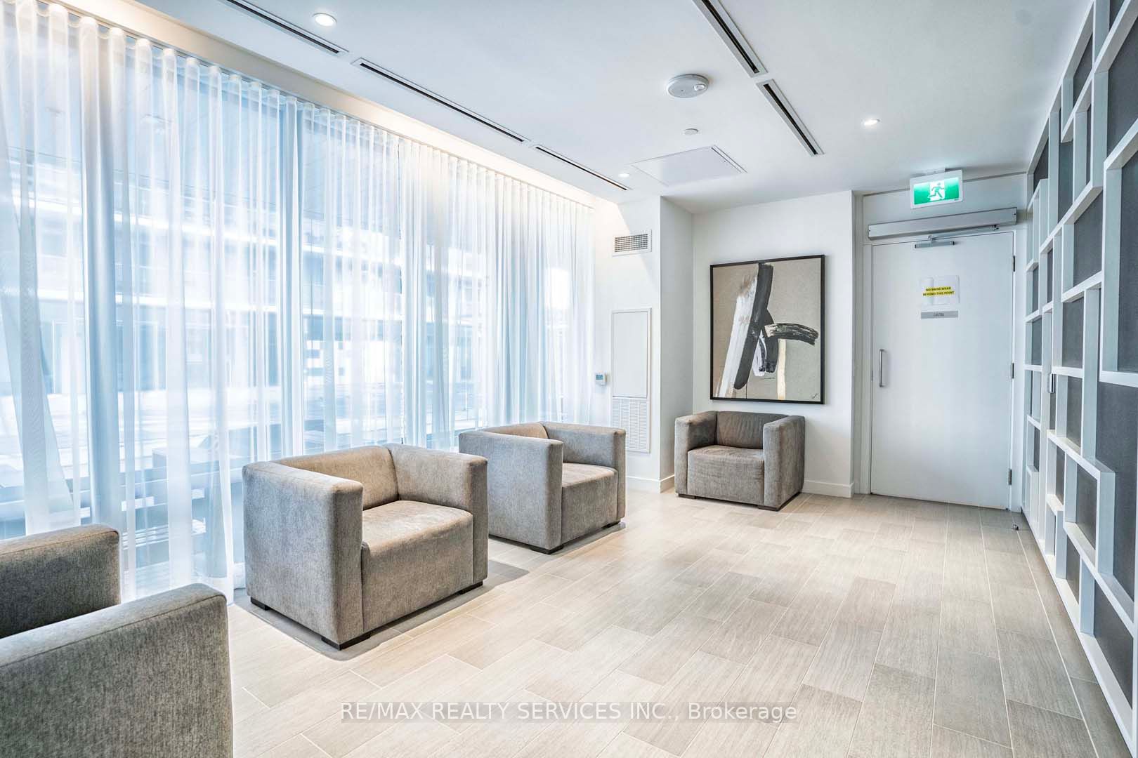 195 Redpath Avenue, #1210