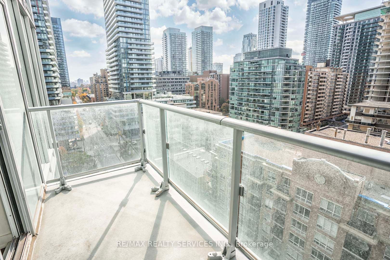 195 Redpath Avenue, #1210