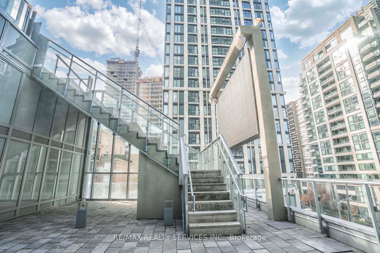 195 Redpath Avenue, #1210