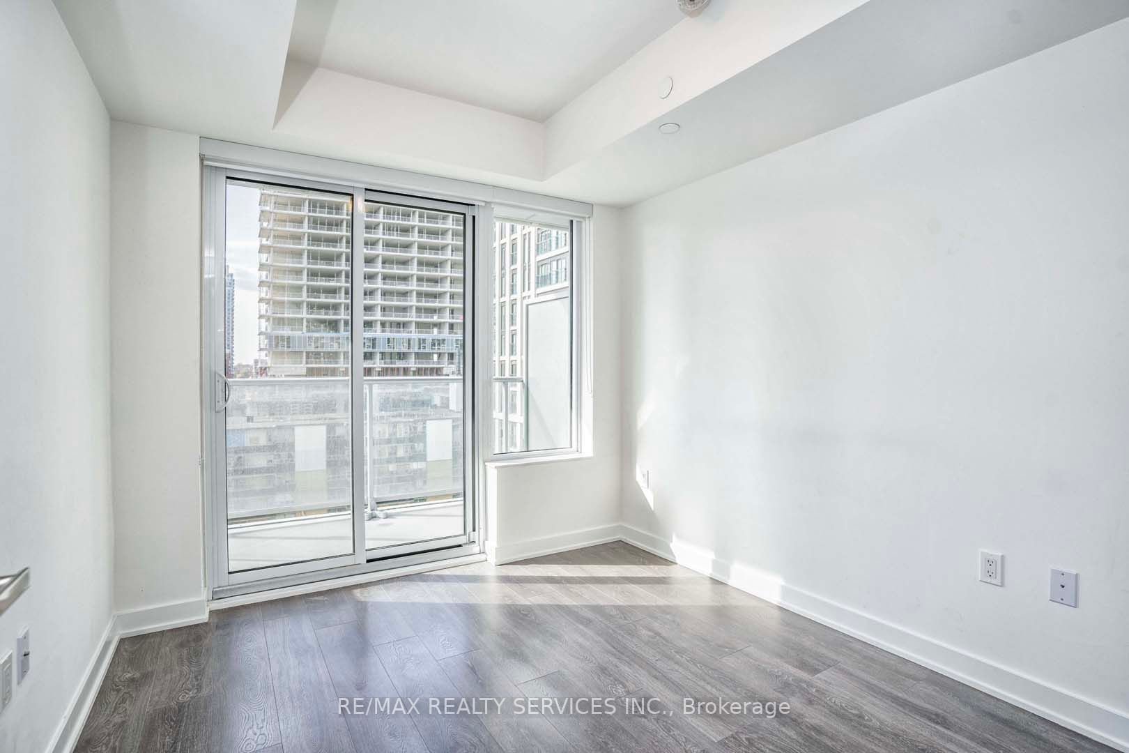 195 Redpath Avenue, #1210