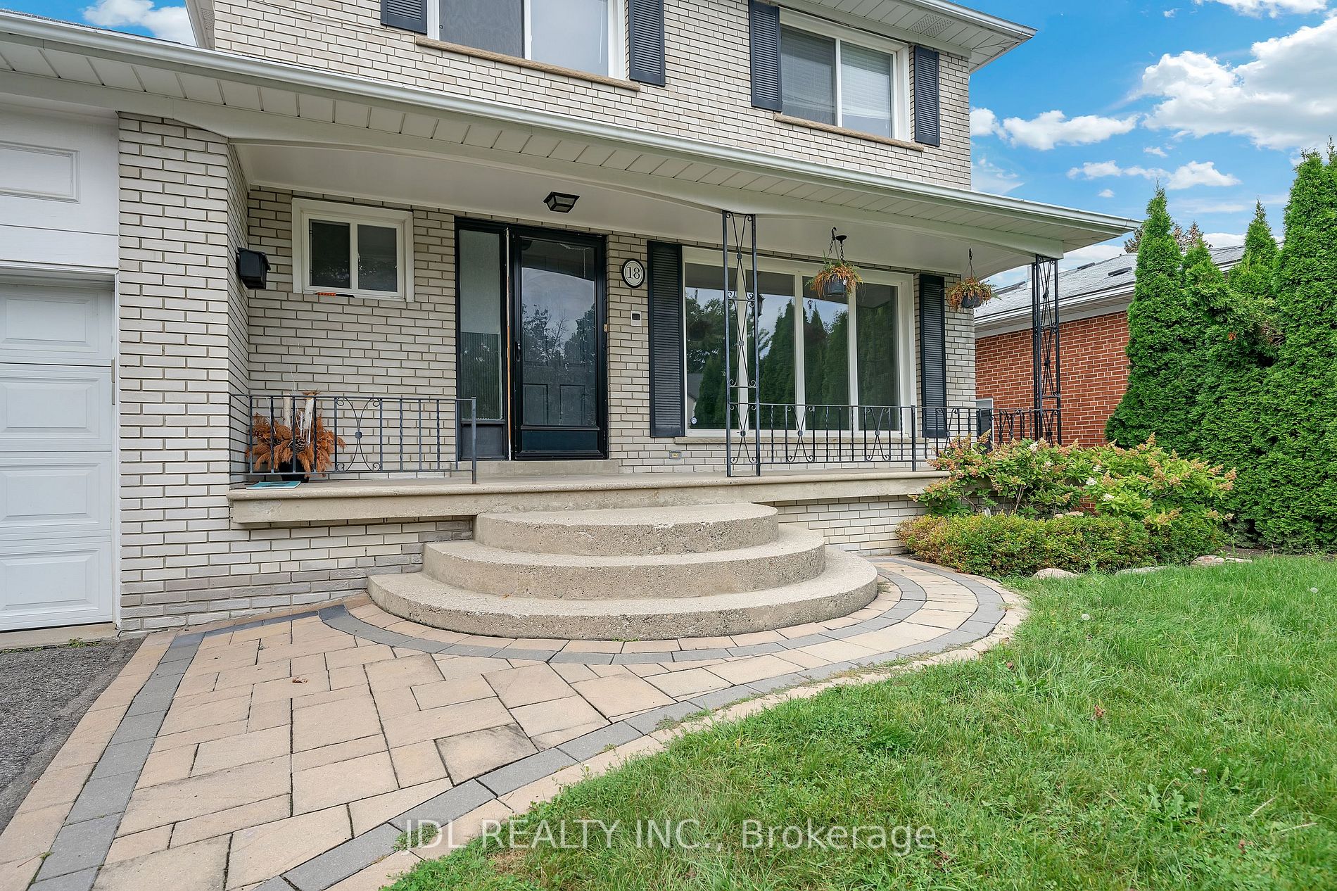 18 Didrickson Dr