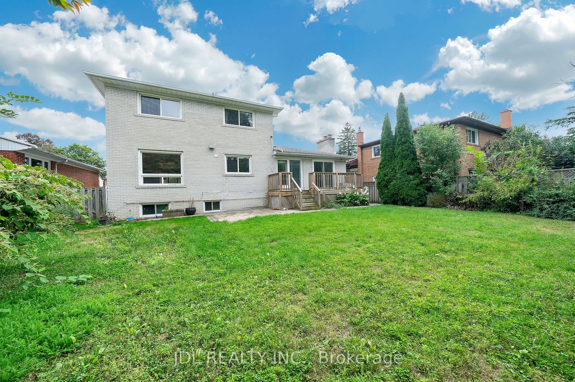 18 Didrickson Dr