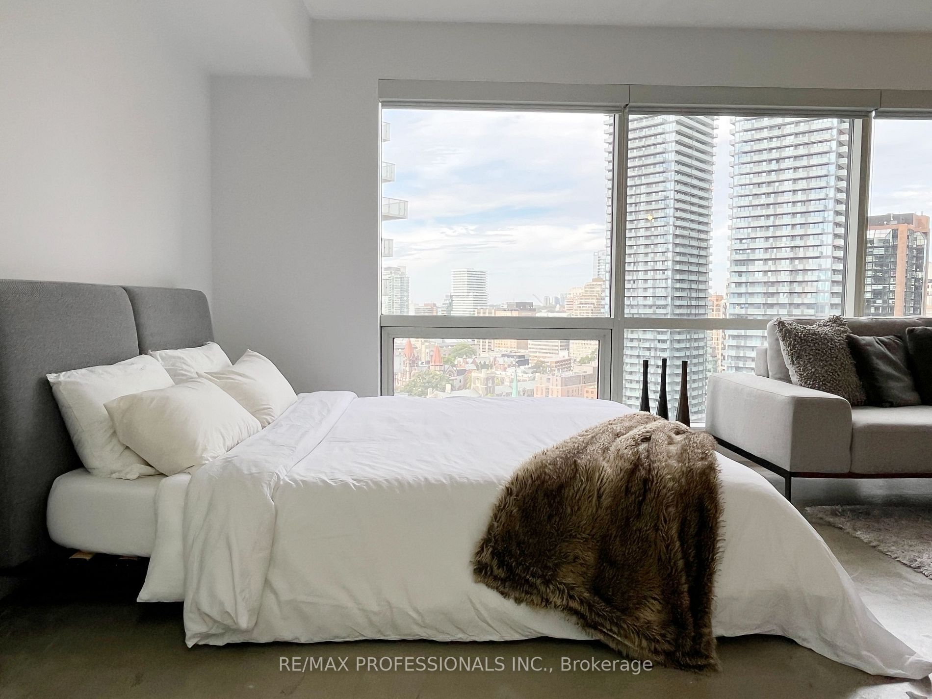 1001 Bay St, #2316