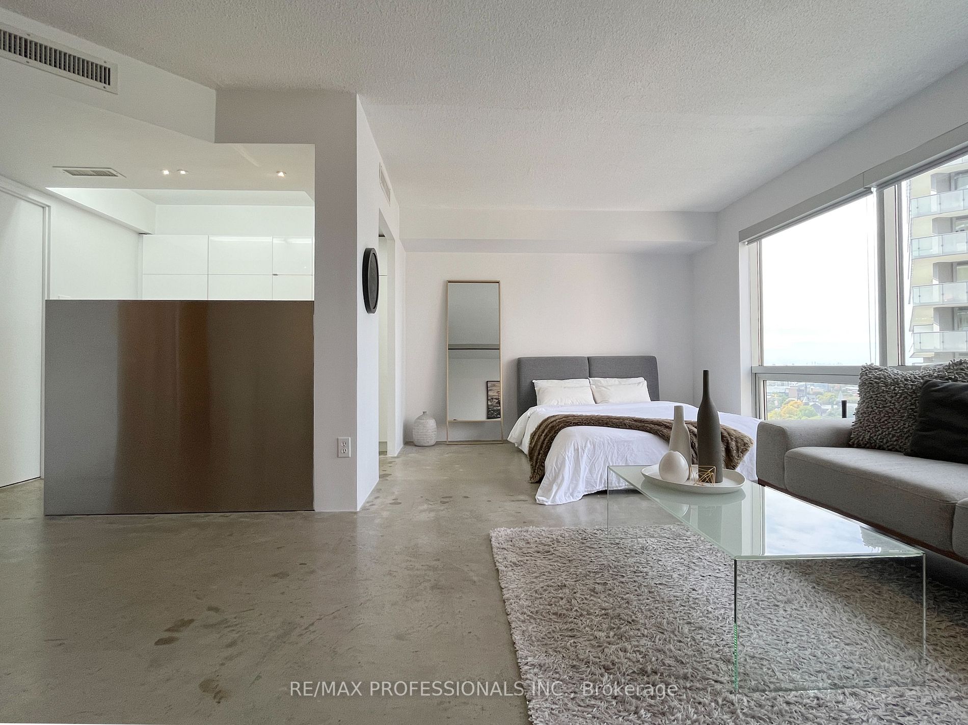 1001 Bay St, #2316
