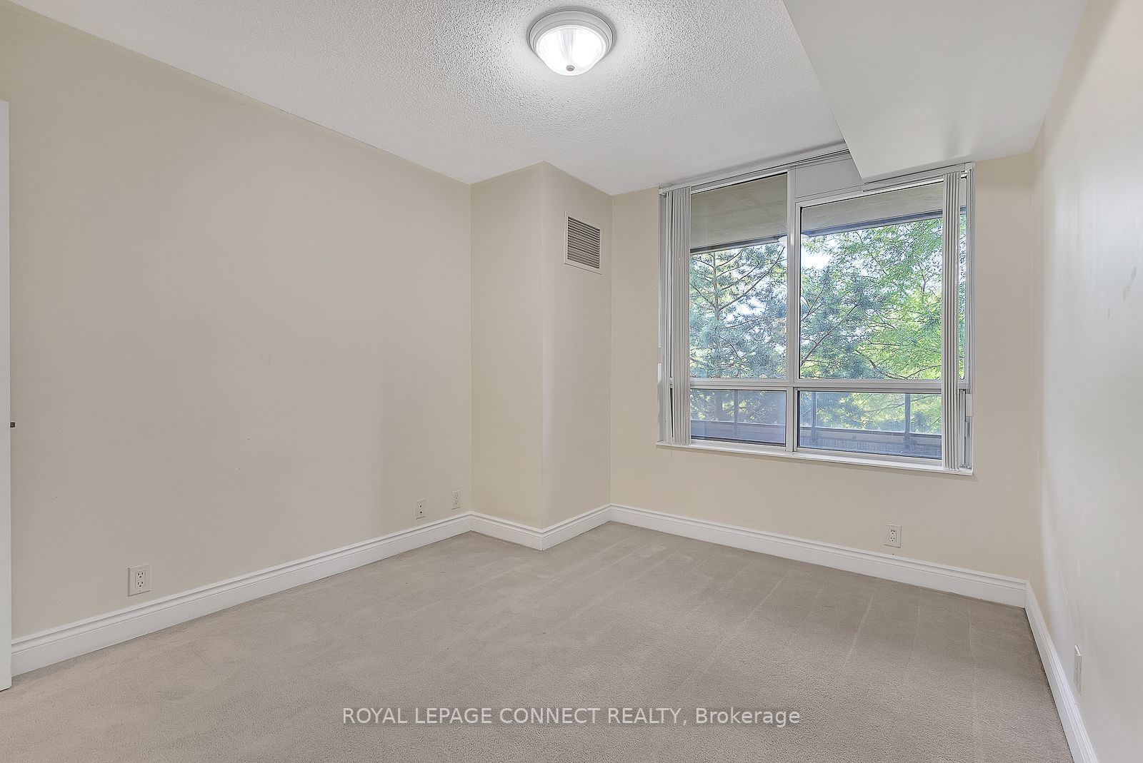 80 Harrison Garden Boulevard, #318