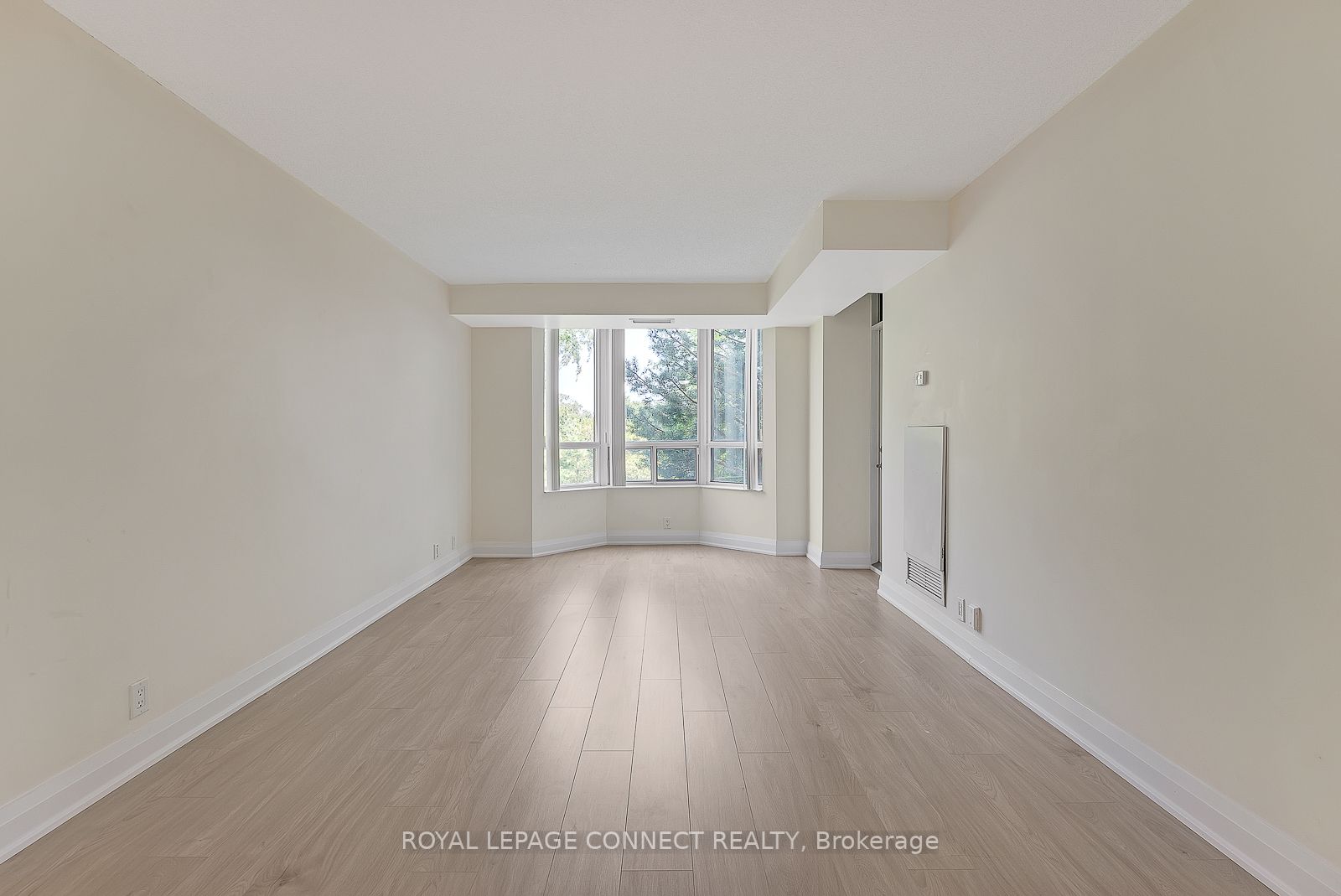 80 Harrison Garden Boulevard, #318