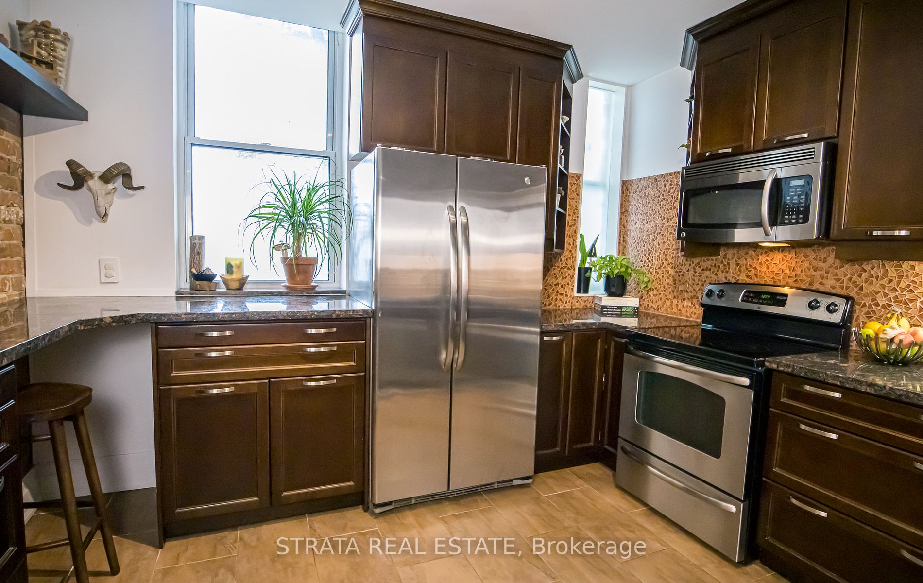 364 Dundas St E, #A