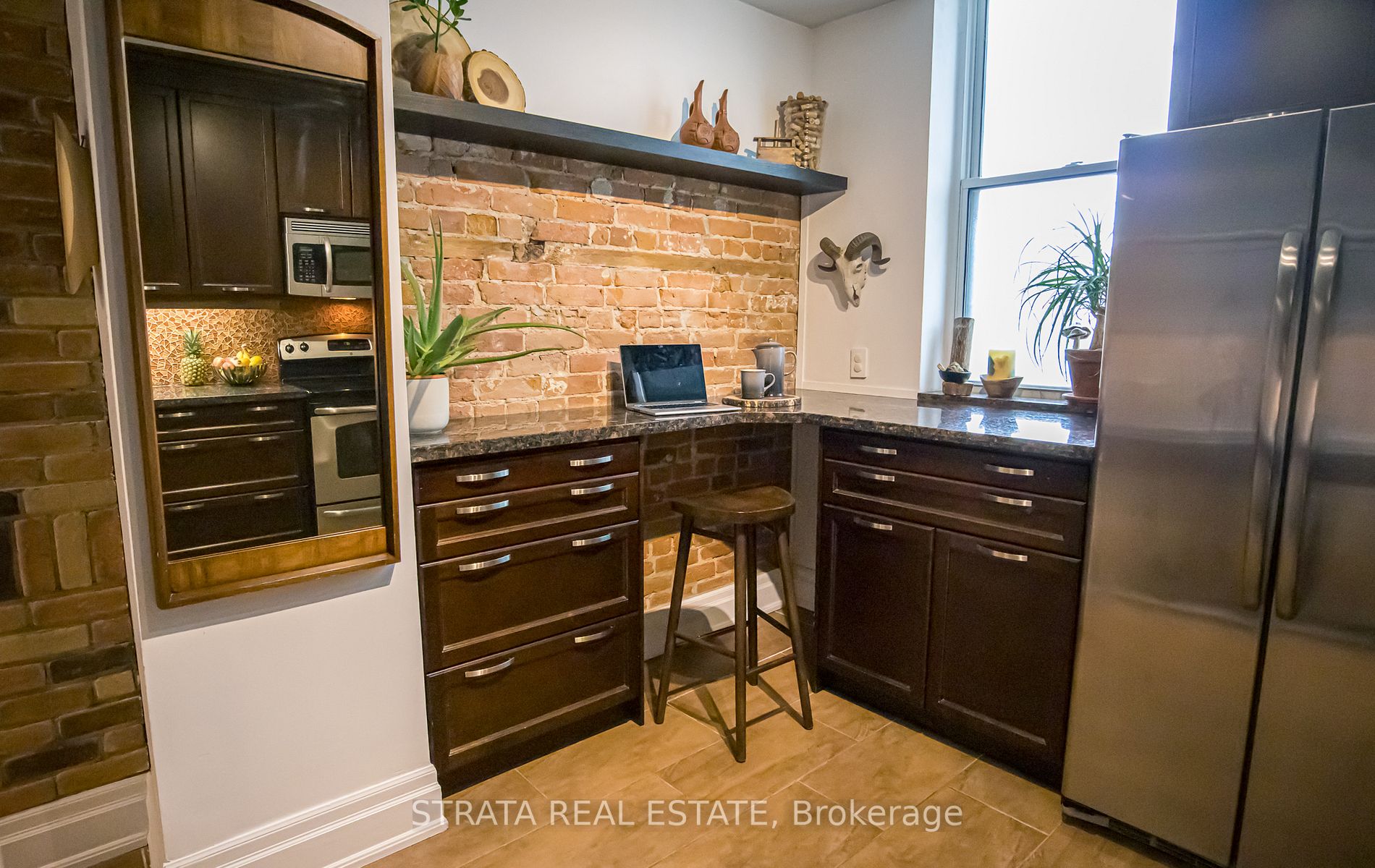 364 Dundas St E, #A