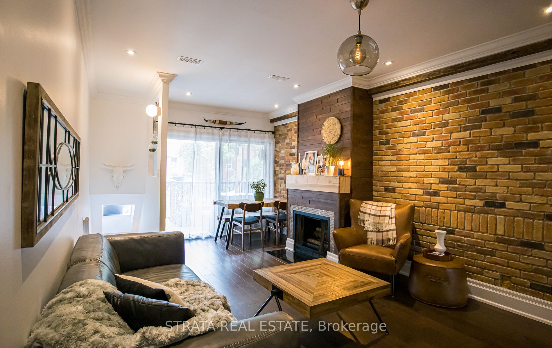 364 Dundas St E, #A
