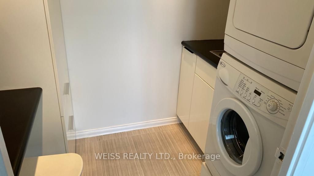 3000 Bathurst St, #804